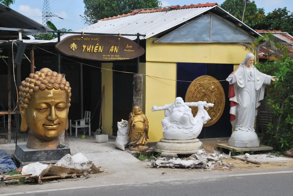 Hình ảnh tại Hùng Bia Mộ 3